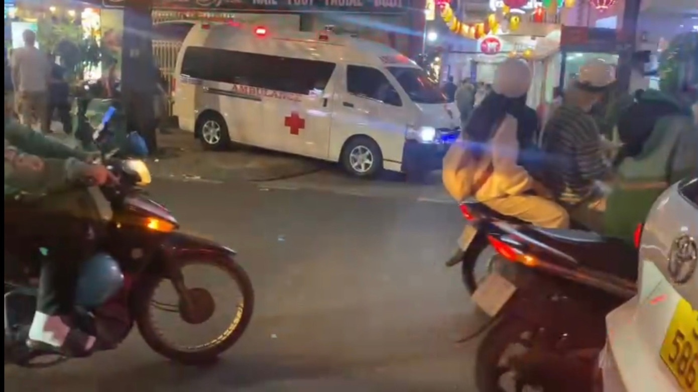 Nguoi dan ong tu vong bat thuong trong tiem spa o phuong Sai Gon hinh anh