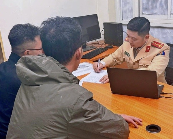 Bun nhao trao Ha Noi anh 2