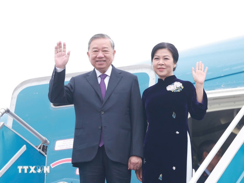 Tong Bi thu tham Lao anh 1