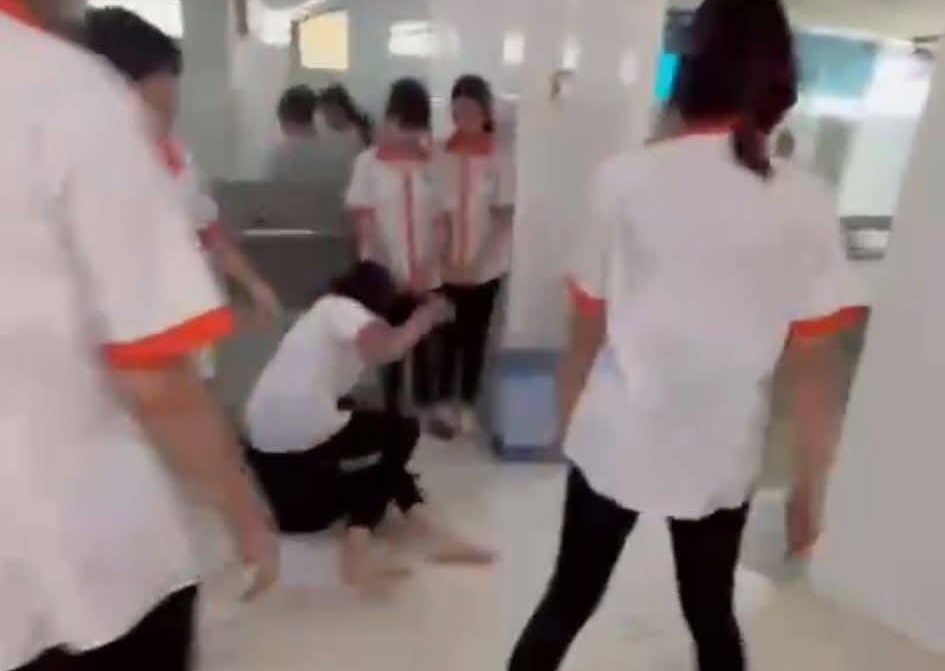 Nữ sinh đánh nhau TP.HCM ảnh 2 Nu sinh danh nhau TP.HCM anh 2