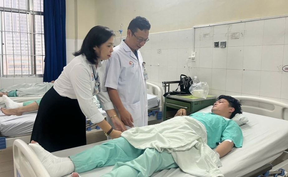 Tinh trang suc khoe cac nan nhan vu tai nan o deo Khanh Le hinh anh