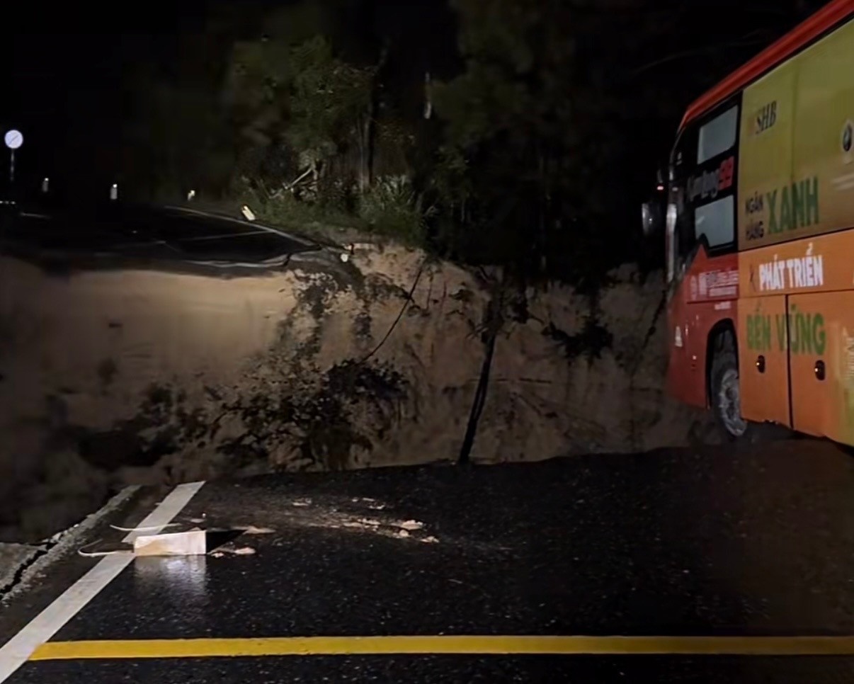 Deo Mimosa gay doi anh 2