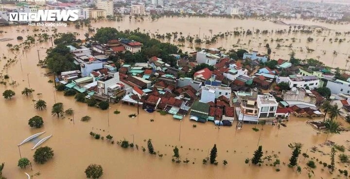 Mua lu,  sat lo mien Trung anh 1