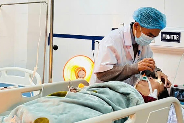 Hai nguoi o Quang Tri nguy kich vi suoi than trong phong kin hinh anh