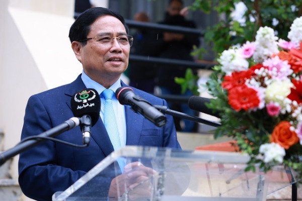 Thu tuong du Khanh thanh Bia tuong niem Chu tich Ho Chi Minh o Algeria hinh anh