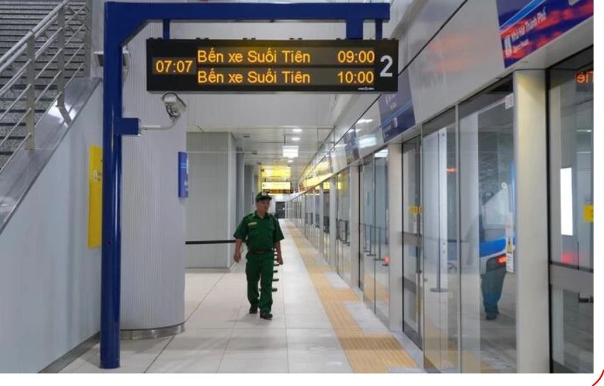 TP.HCM bo tri 14 nha ga Metro lam diem tap ket hang cuu tro vung lu hinh anh