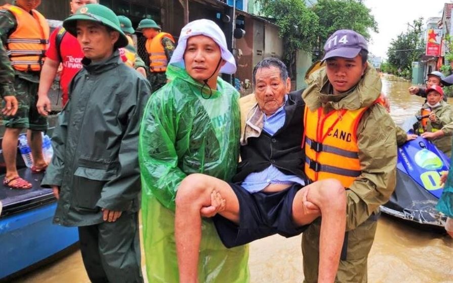 Mua lu khien 102 nguoi chet va mat tich, thiet hai hon 13.000 ty dong hinh anh