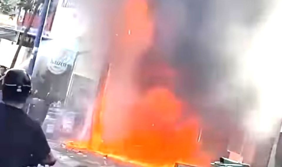 Lua bao trum cua hang giay dep o TP.HCM hinh anh