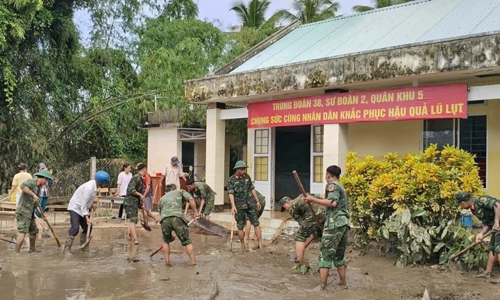Thu tuong: Xay nha moi, tai dinh cu cho dan vung lu truoc 31/1/2026 hinh anh