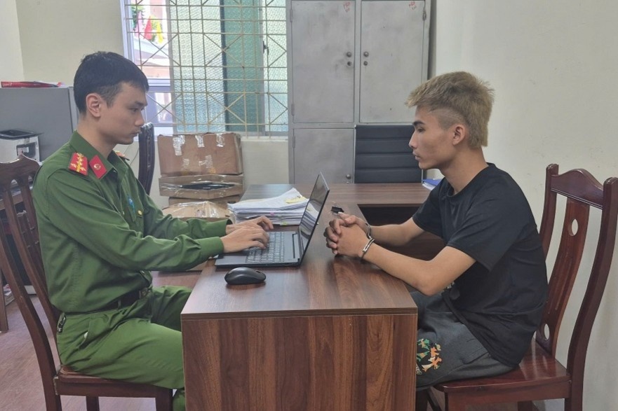 Trom xe may lien tinh anh 2