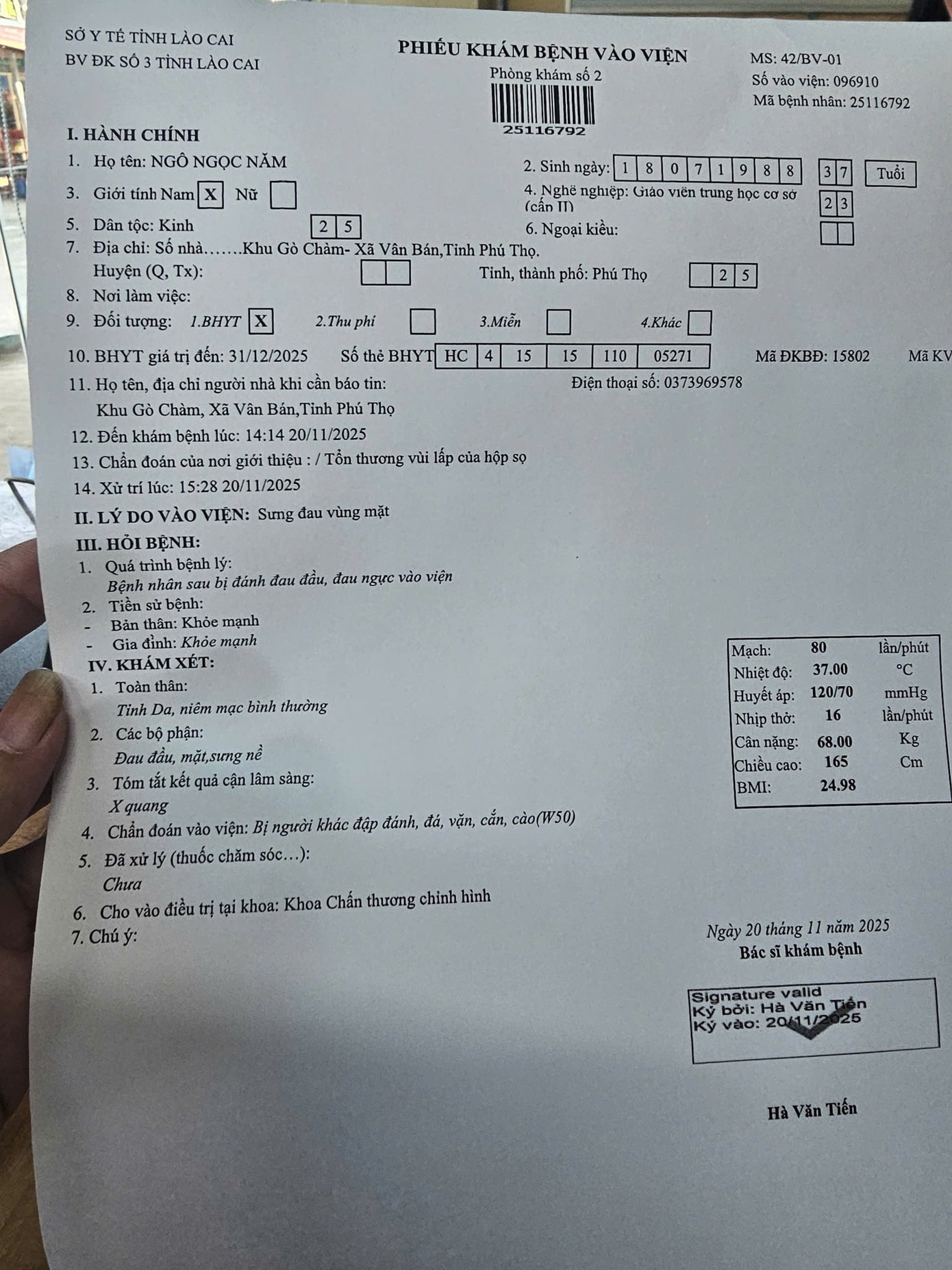 Hieu truong danh giao vien anh 2