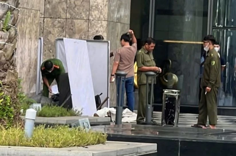 Phat hien thi the giau trong tui o sanh chung cu TP.HCM hinh anh