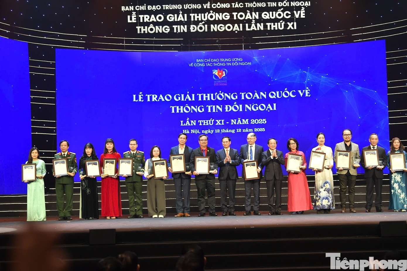 thông tin đối ngoại ảnh 4 thong tin doi ngoai anh 4