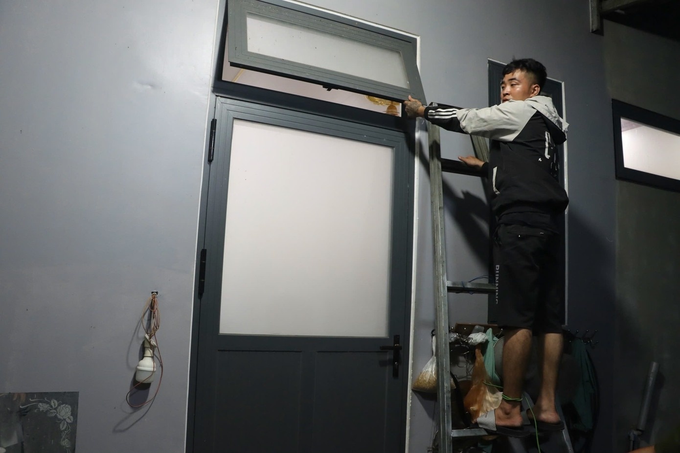 Dot nhap gia dinh nha vo trom 200 trieu dong hinh anh