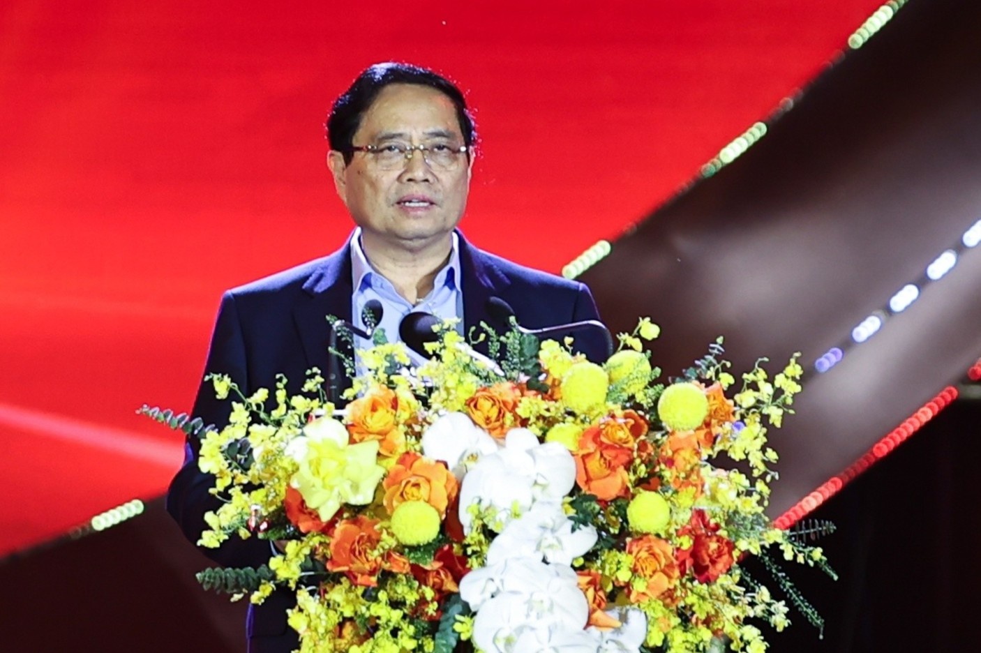 Thu tuong keu goi chung suc dong long, chia se voi dong bao mien Trung hinh anh