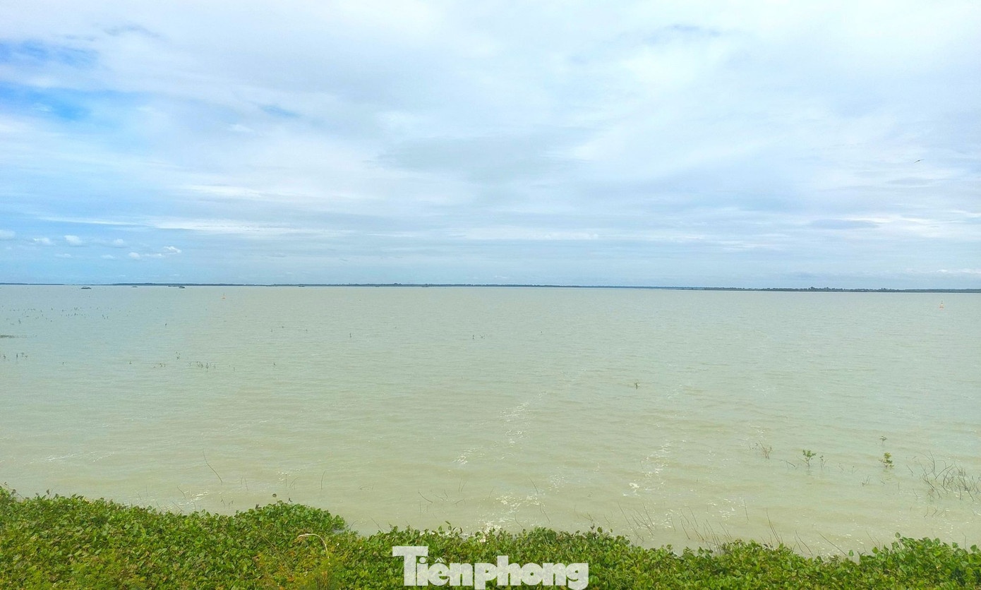 Ho Dau Tieng xa lu anh 1