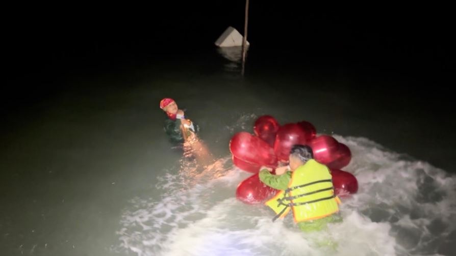 Ngu dan mat tich anh 1