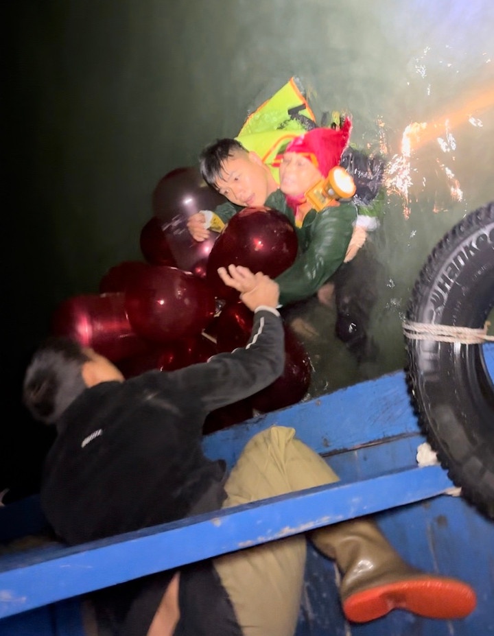 Ngu dan mat tich anh 2