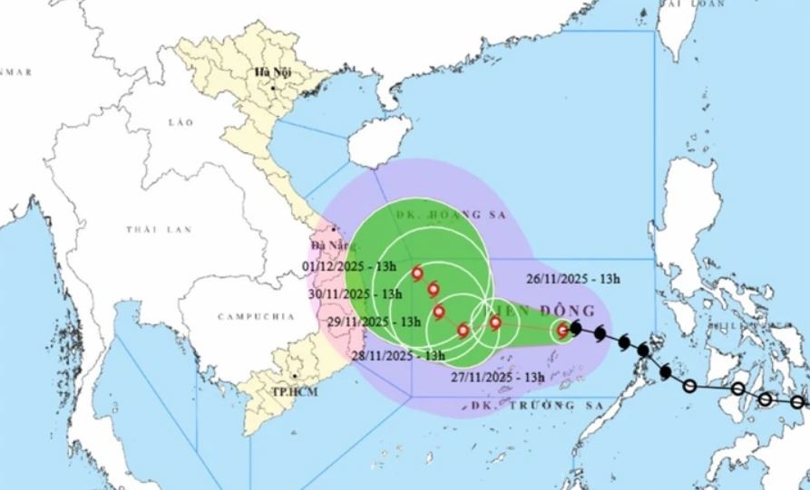 Bao so 15 manh len, du bao ton tai tren bien gan 6 ngay hinh anh