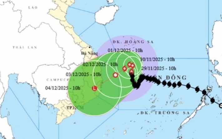 Bao so 15 di chuyen cham, xu huong suy yeu dan hinh anh