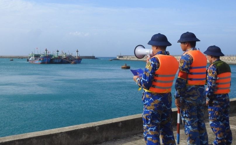 Hon 250.000 chien si Quan doi san sang ung pho bao so 15 hinh anh