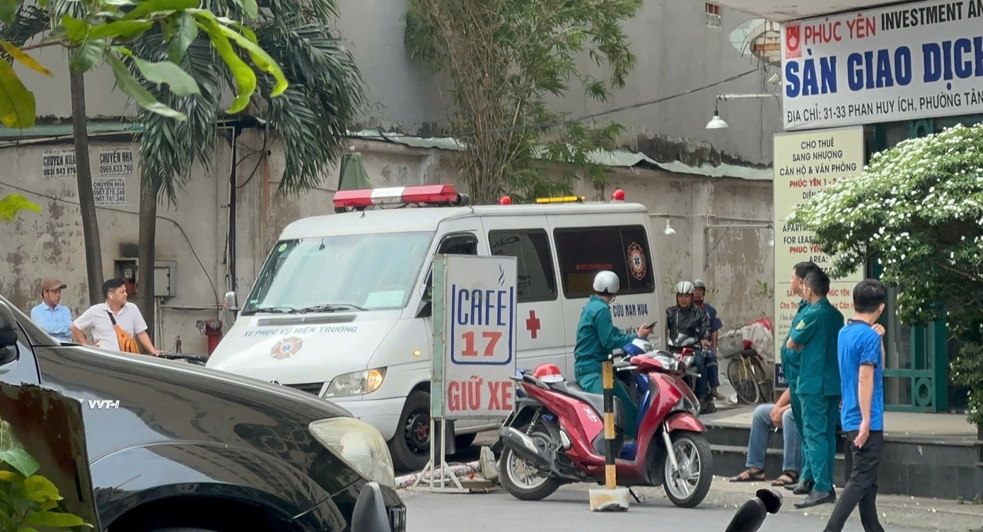 Nguoi phu nu tu vong, nghi roi tu san thuong chung cu o TP.HCM hinh anh