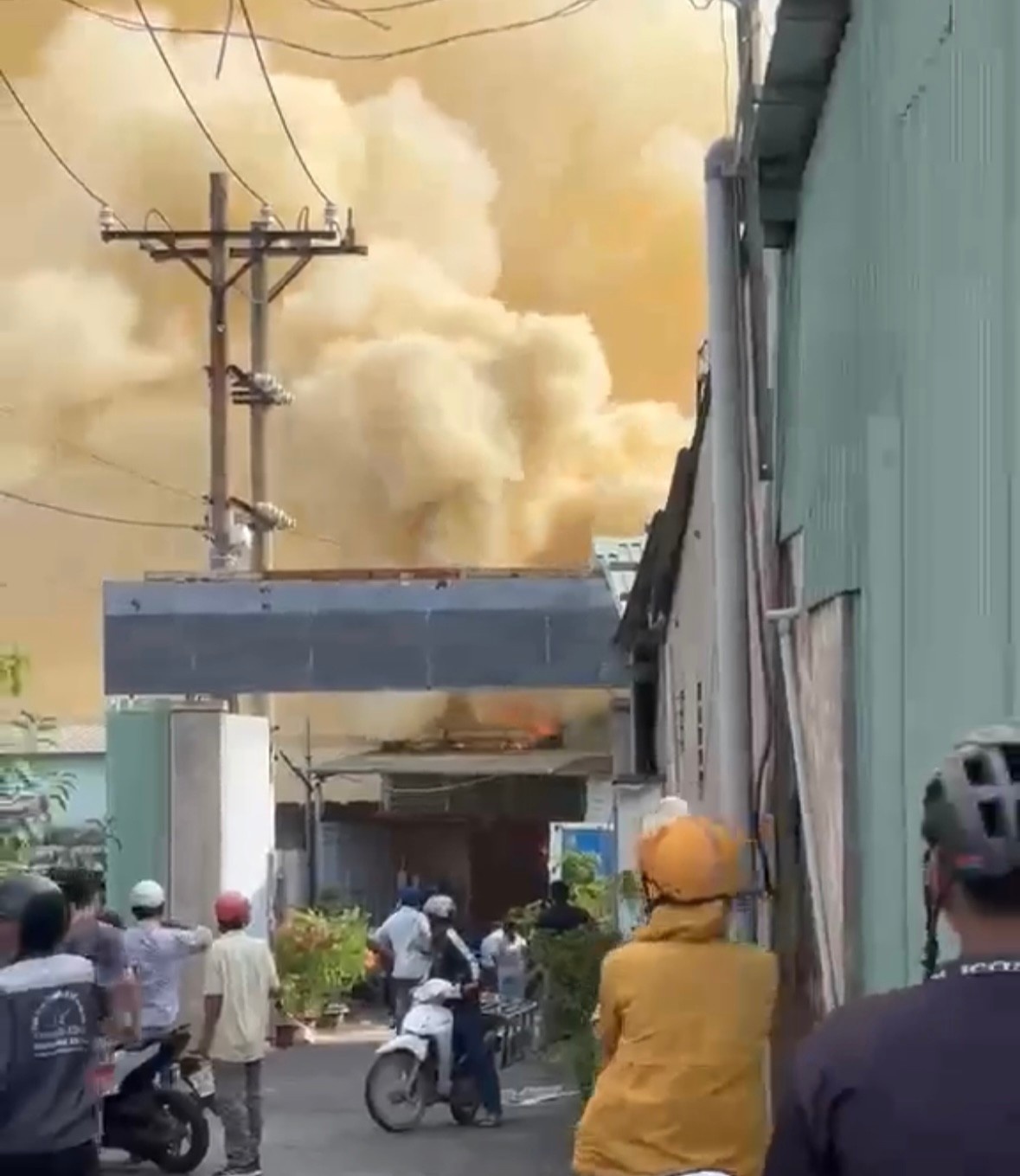 Cháy kho hàng TP.HCM ảnh 3 Chay kho hang TP.HCM anh 3