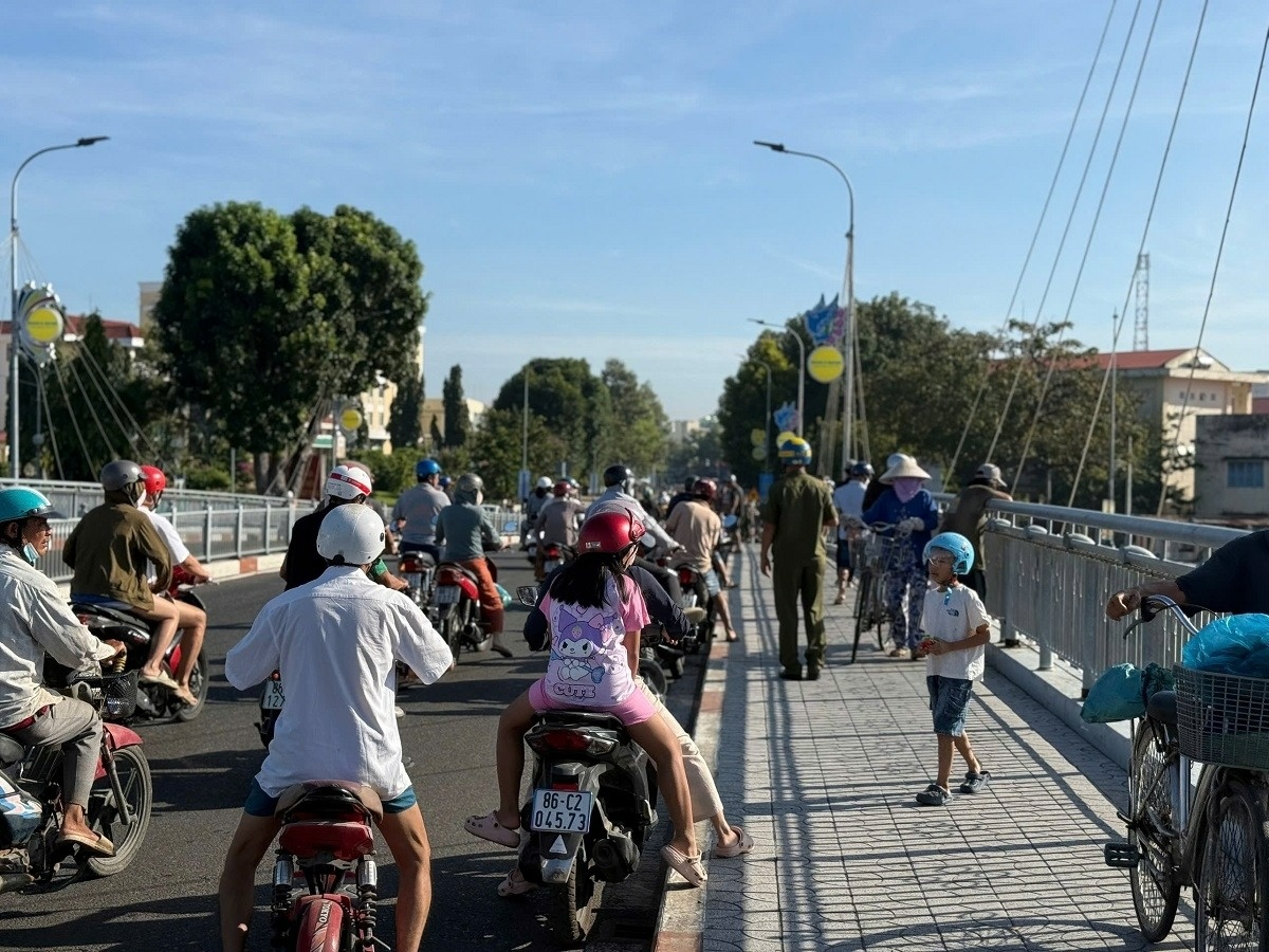 phat hien thi the anh 2