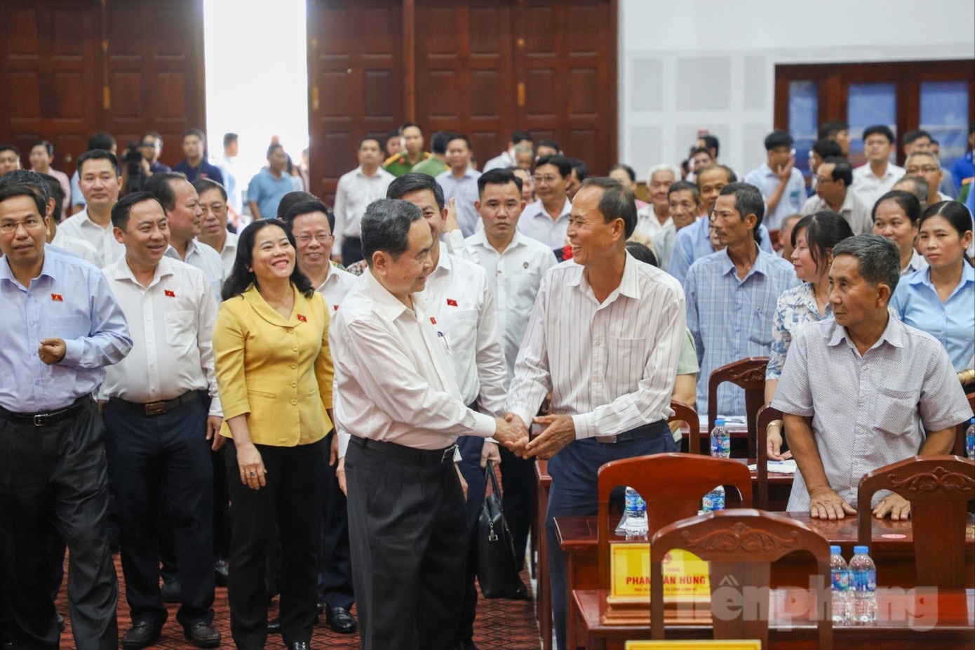 Chu tich Quoc hoi nhan manh vai tro 'dat sach' trong thu hut dau tu hinh anh