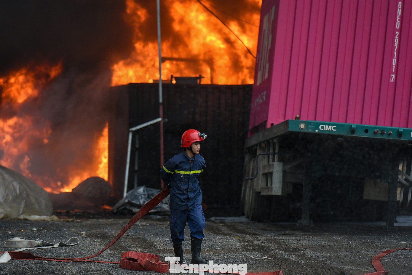 Cháy kho bãi Đà Nẵng ảnh 4 Chay kho bai Da Nang anh 4