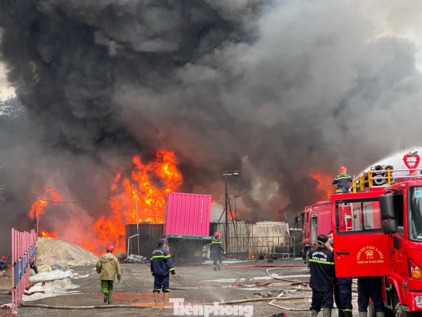 Chay kho bai Da Nang anh 7