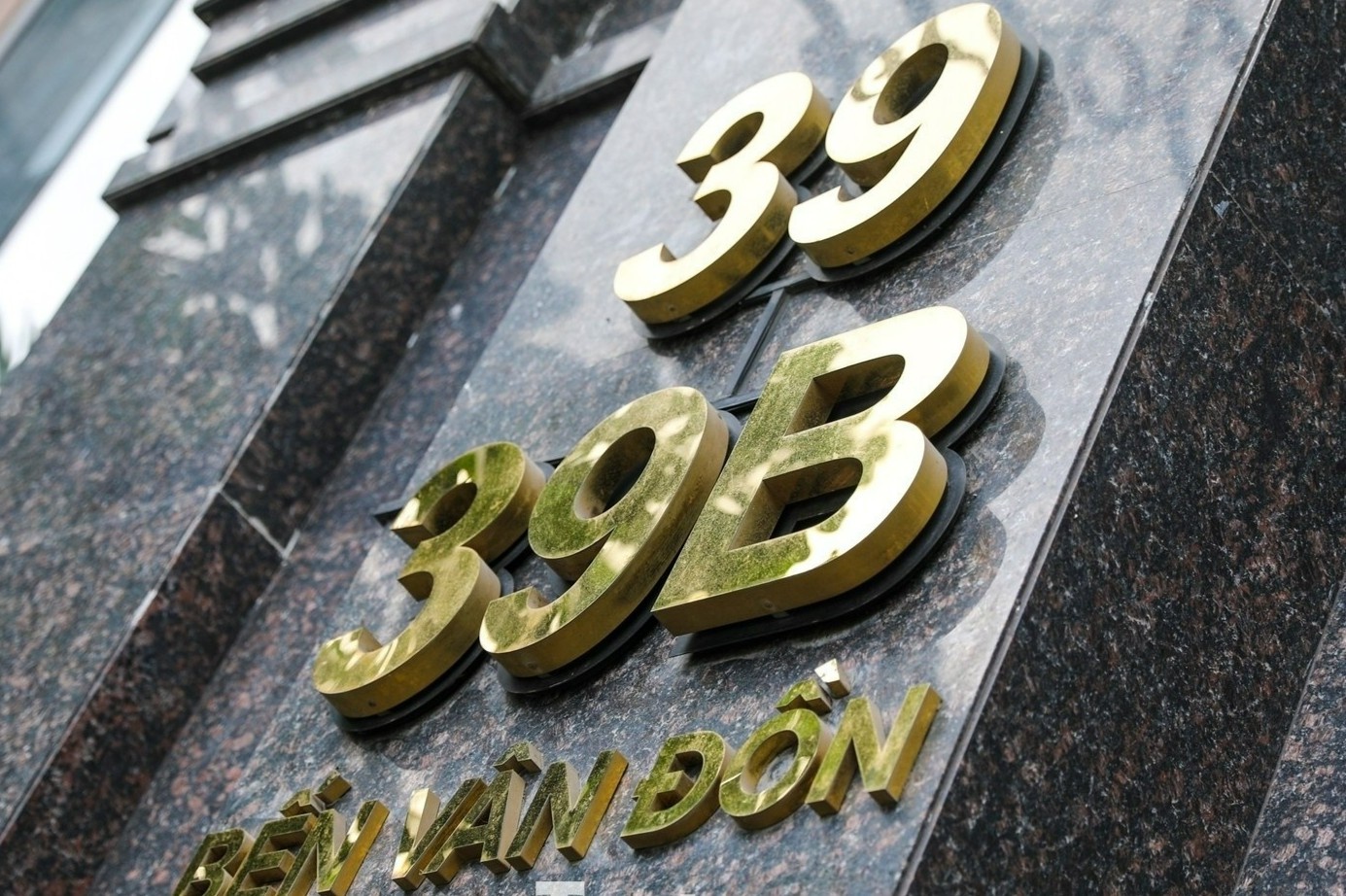 He lo 2 vali tien va nhung cuoc ‘di dem’ thau tom dat vang Ben Van Don hinh anh