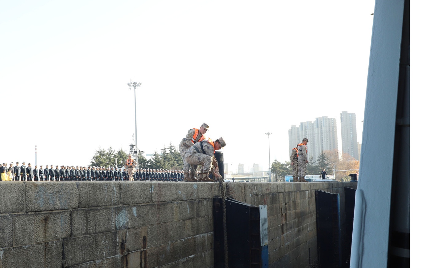 Chien ham Tran Hung Dao anh 3