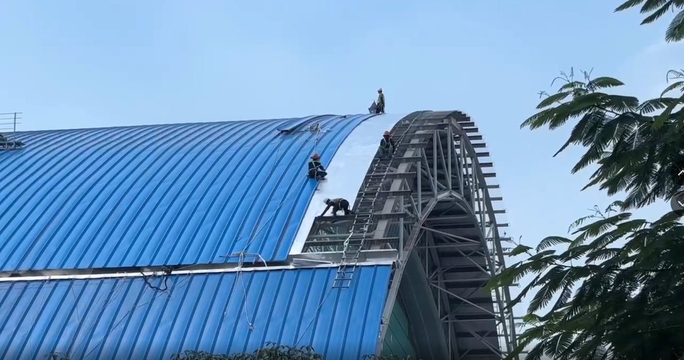 Roi thang may TP.HCM anh 1