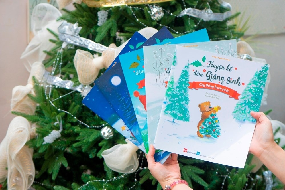 Khong khi Giang sinh lan toa trong nhung bo sach moi cho thieu nhi hinh anh