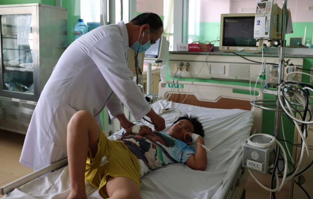 Dieu tra vu gan 100 nguoi ngo doc sau an banh mi o TP.HCM hinh anh