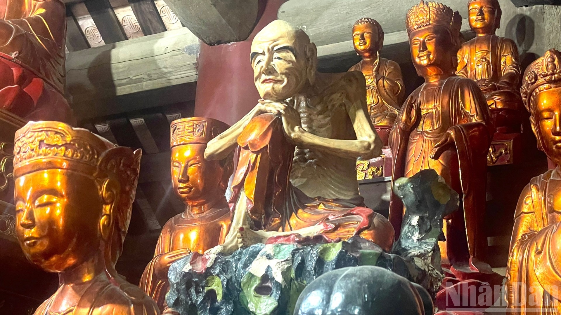 Chiem bai bau vat gan 400 nam o chua Keo hinh anh