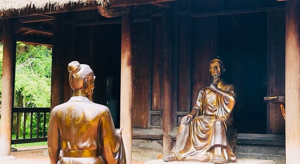 Di san truyen doi cua Trang trinh Nguyen Binh Khiem hinh anh