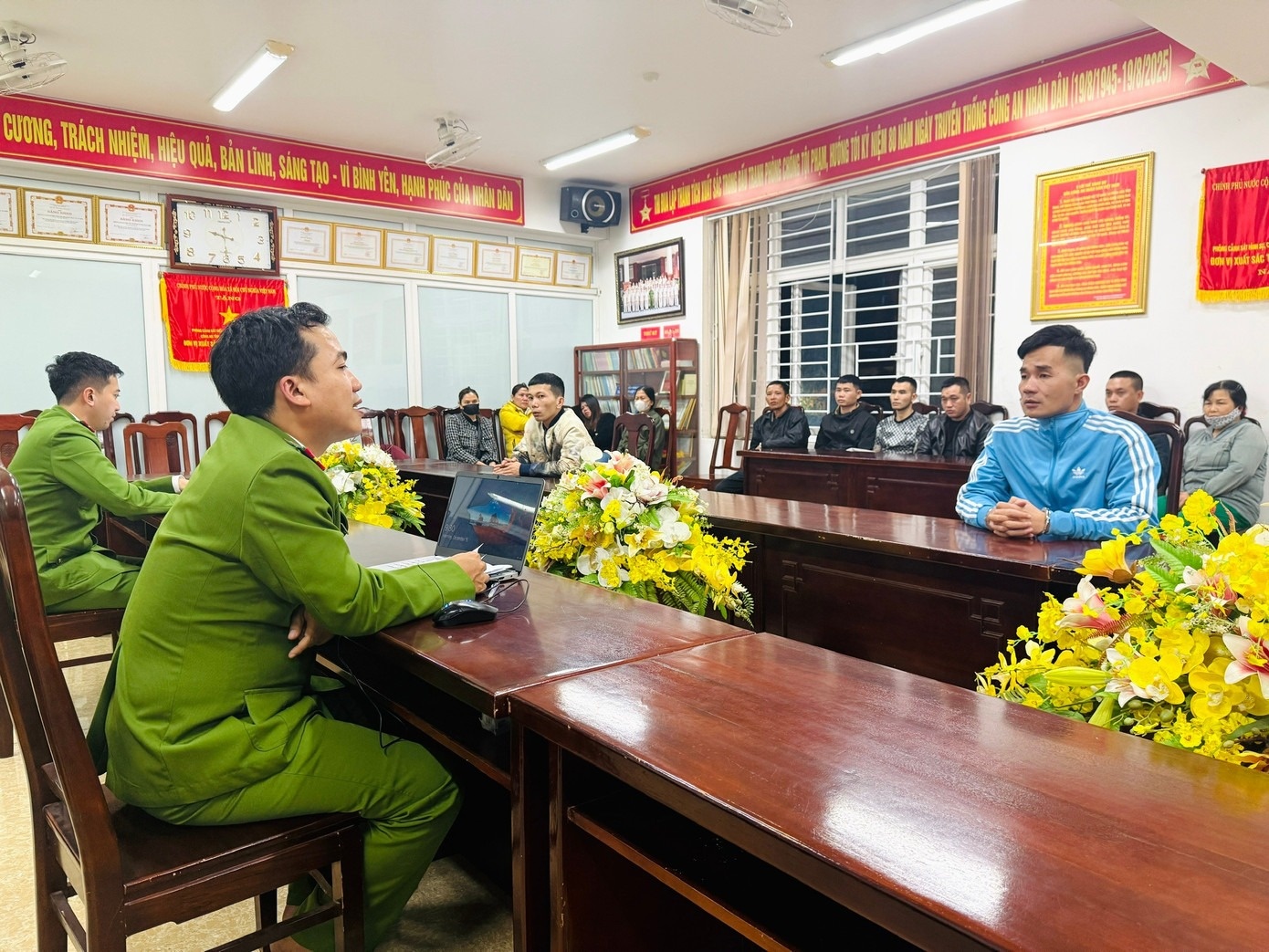 đánh bạc ảnh 4 danh bac anh 4