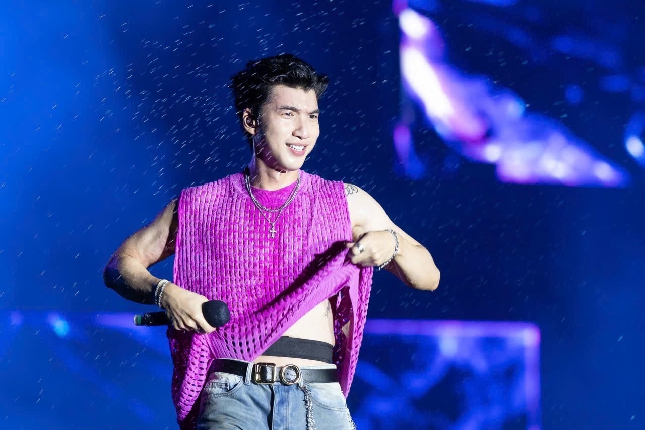 Gioi han nao cho san khau '18+'? hinh anh