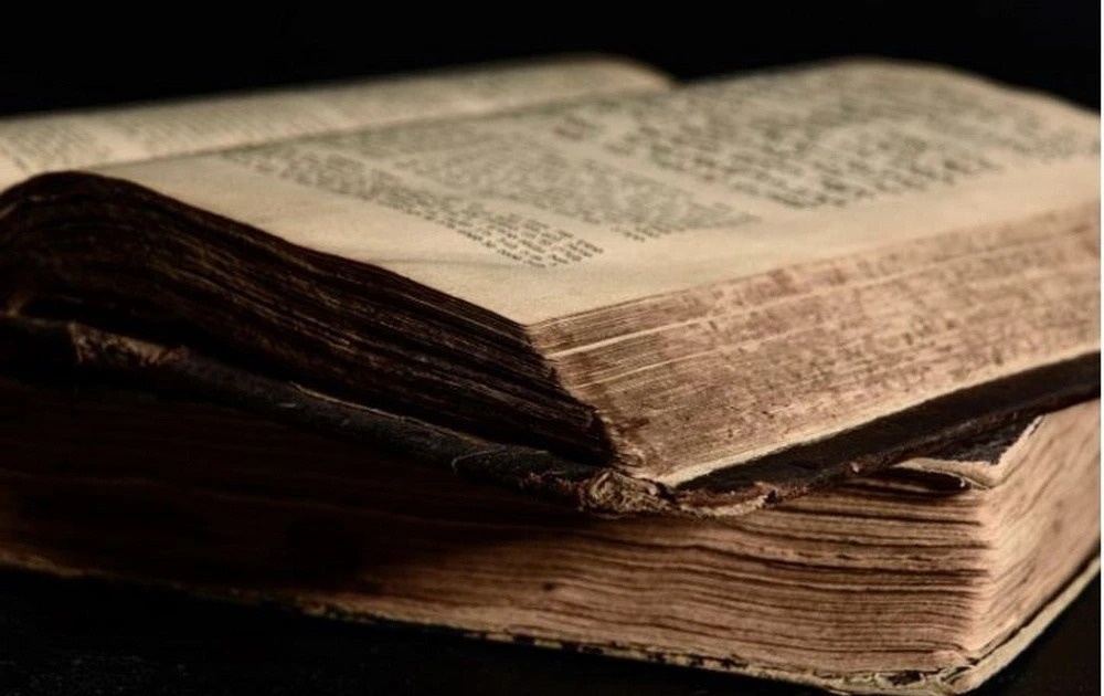 Giai ma kho sach co hon 200 nam hinh anh