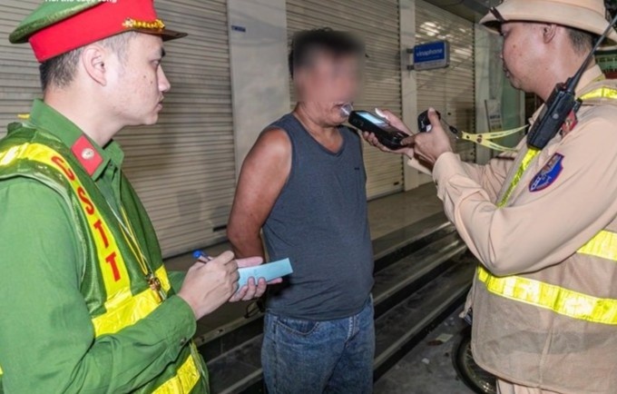 129 tai xe o Ha Noi vi pham nong do con trong toi cuoi tuan hinh anh