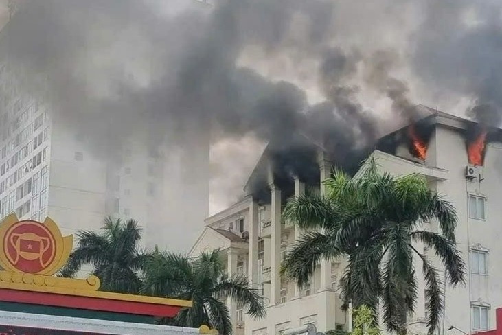 Chay lon tai tru so buu dien o Ninh Binh hinh anh