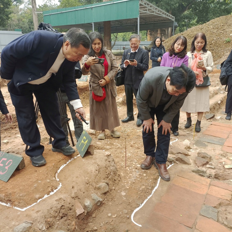 Chinh dien Kinh Thien anh 2