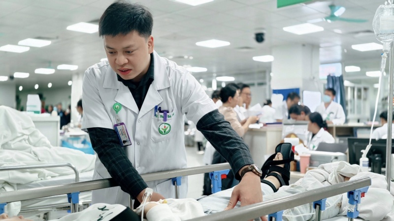 Nan nhan nang nhat trong vu lat xe tu thien o Lao Cai da tinh lai hinh anh