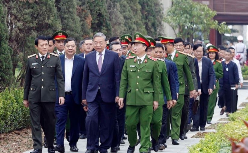 Tong Bi thu tham, lam viec tai Trung tam Du lieu Quoc gia, Bo Cong an hinh anh