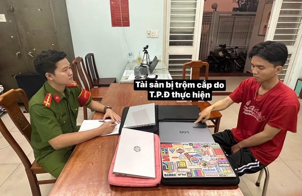 Doi tuong trom nhieu may tinh o ky tuc xa TP.HCM sa luoi hinh anh