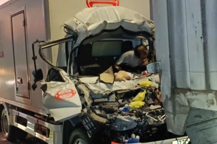 Tai nan lien hoan tren cao toc TP.HCM - Long Thanh, tai xe tu vong hinh anh