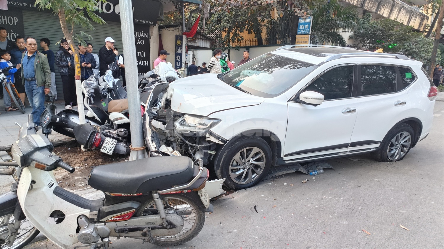 Toan quoc xay ra 71 vu TNGT trong ngay thu hai nghi Tet Duong lich hinh anh