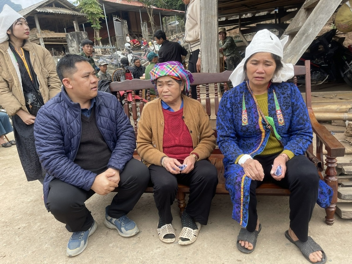 Mot nguoi tu vong, nhieu nguoi nhap vien nghi ngo doc o Son La hinh anh